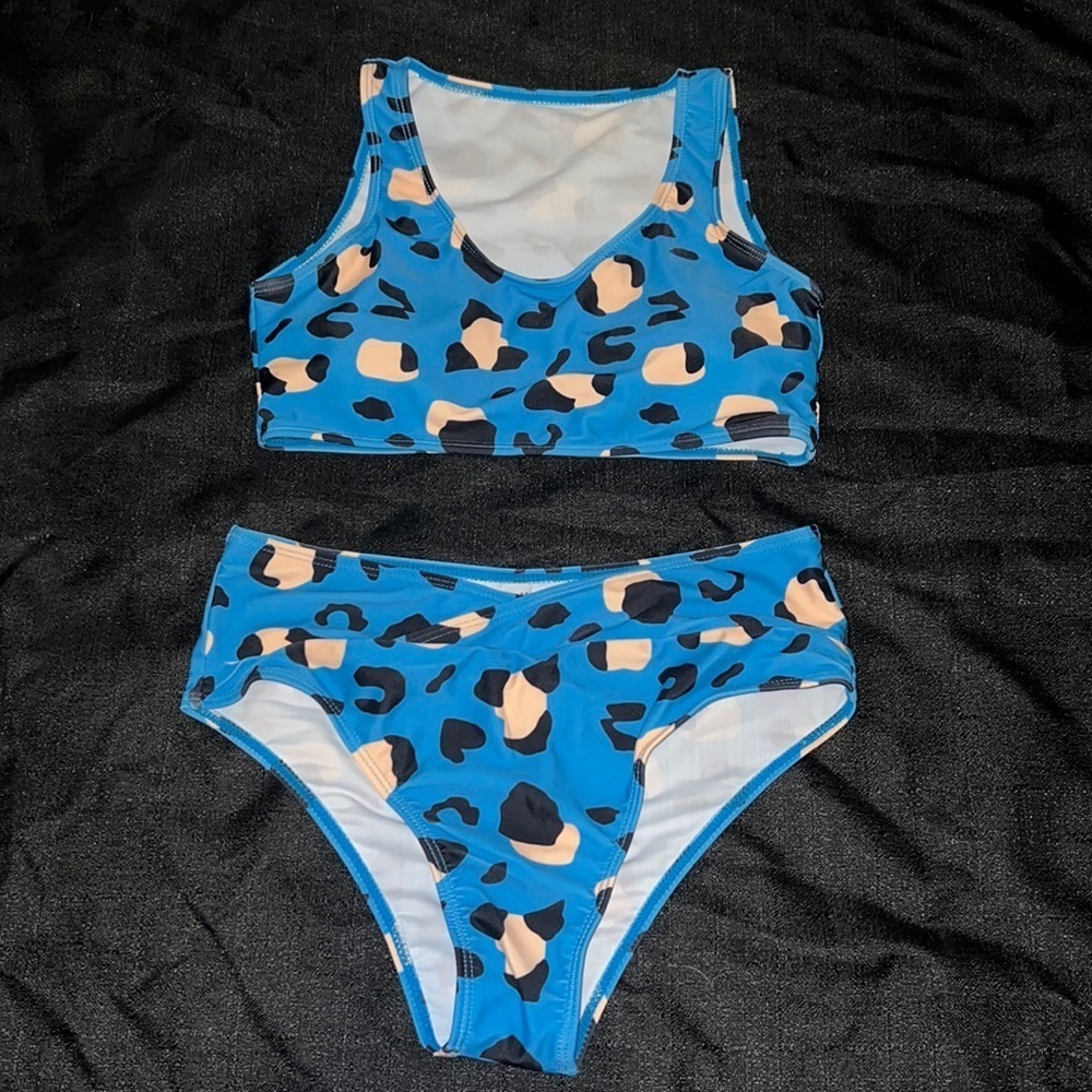 Blue leopard bikini 👙
